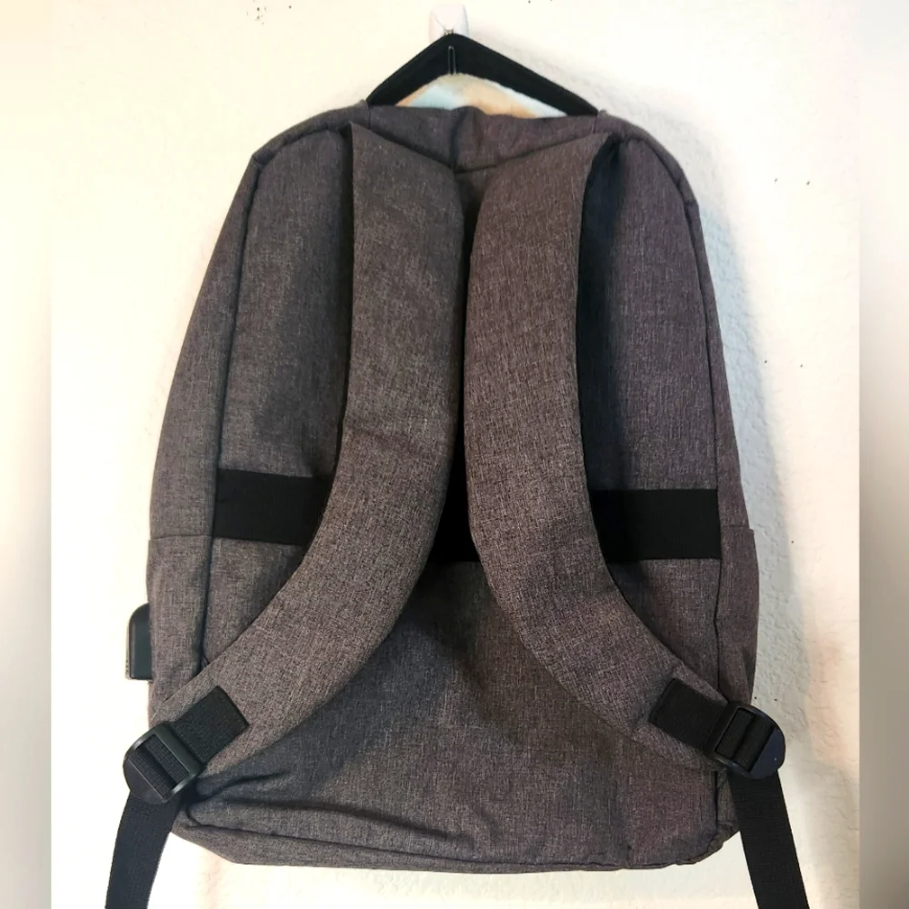 Victoria‎ Tourist Laptop Backpack with USB Charging Port, Holds 15.6 Laptop